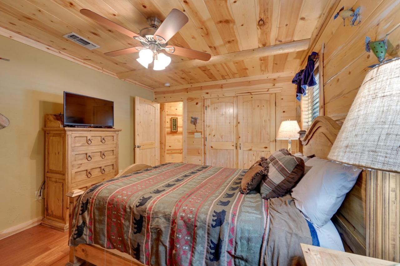 Broken Bow Cabin With Hot Tub And Deck - 4 Mi To Lake! 外观 照片