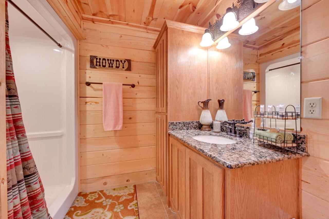 Broken Bow Cabin With Hot Tub And Deck - 4 Mi To Lake! 外观 照片