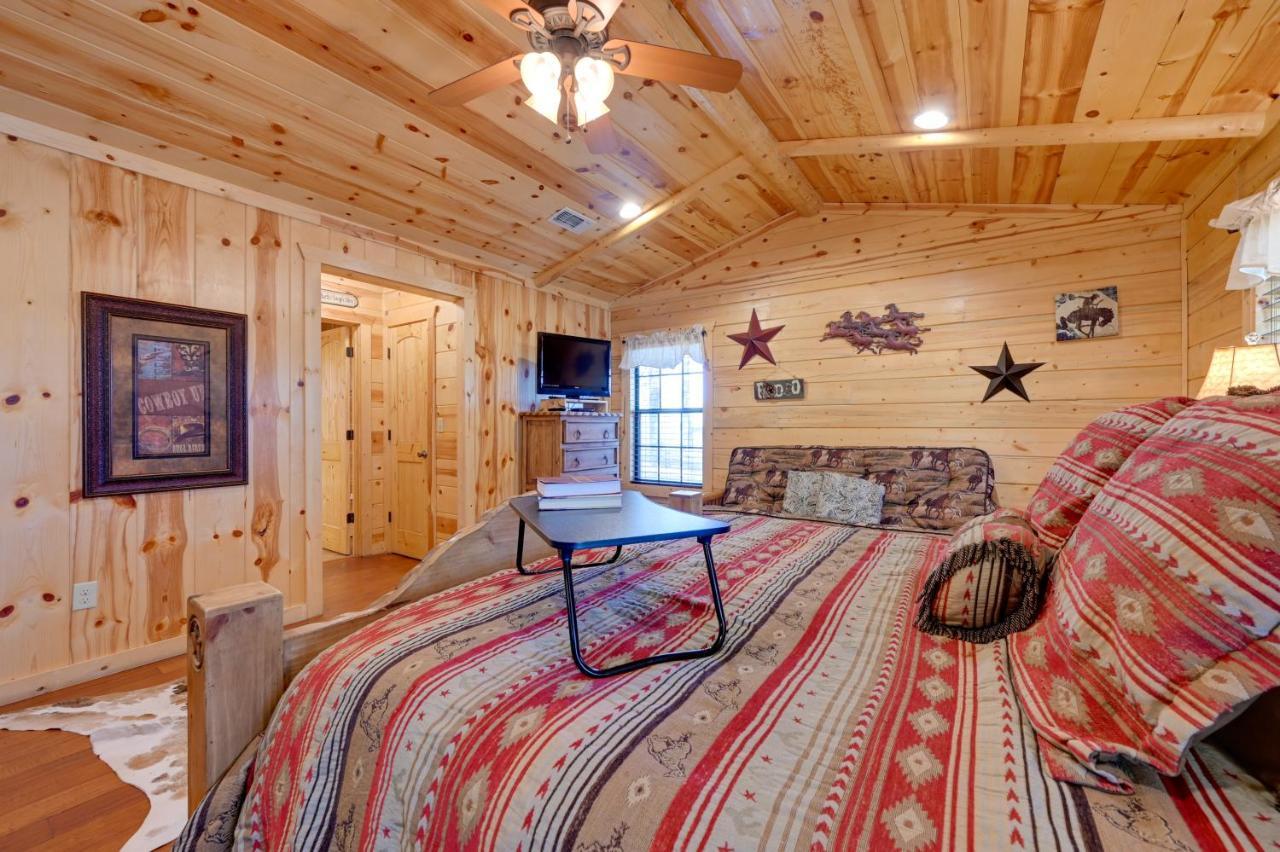 Broken Bow Cabin With Hot Tub And Deck - 4 Mi To Lake! 外观 照片
