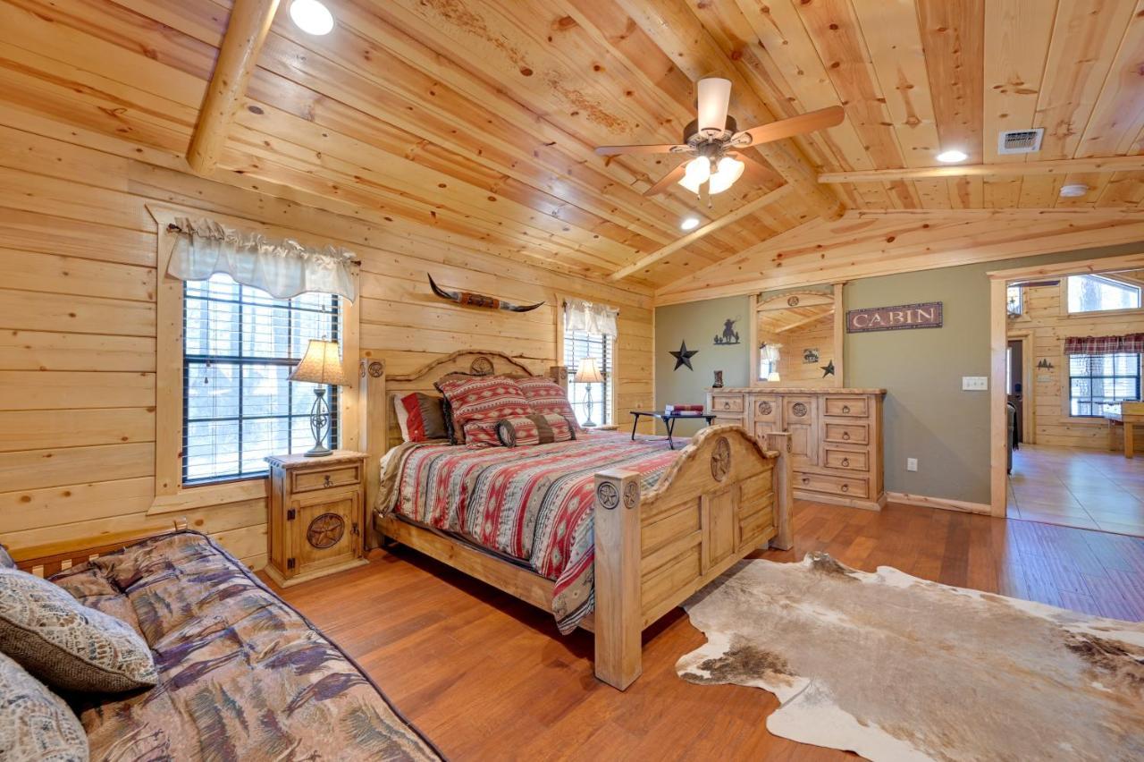 Broken Bow Cabin With Hot Tub And Deck - 4 Mi To Lake! 外观 照片